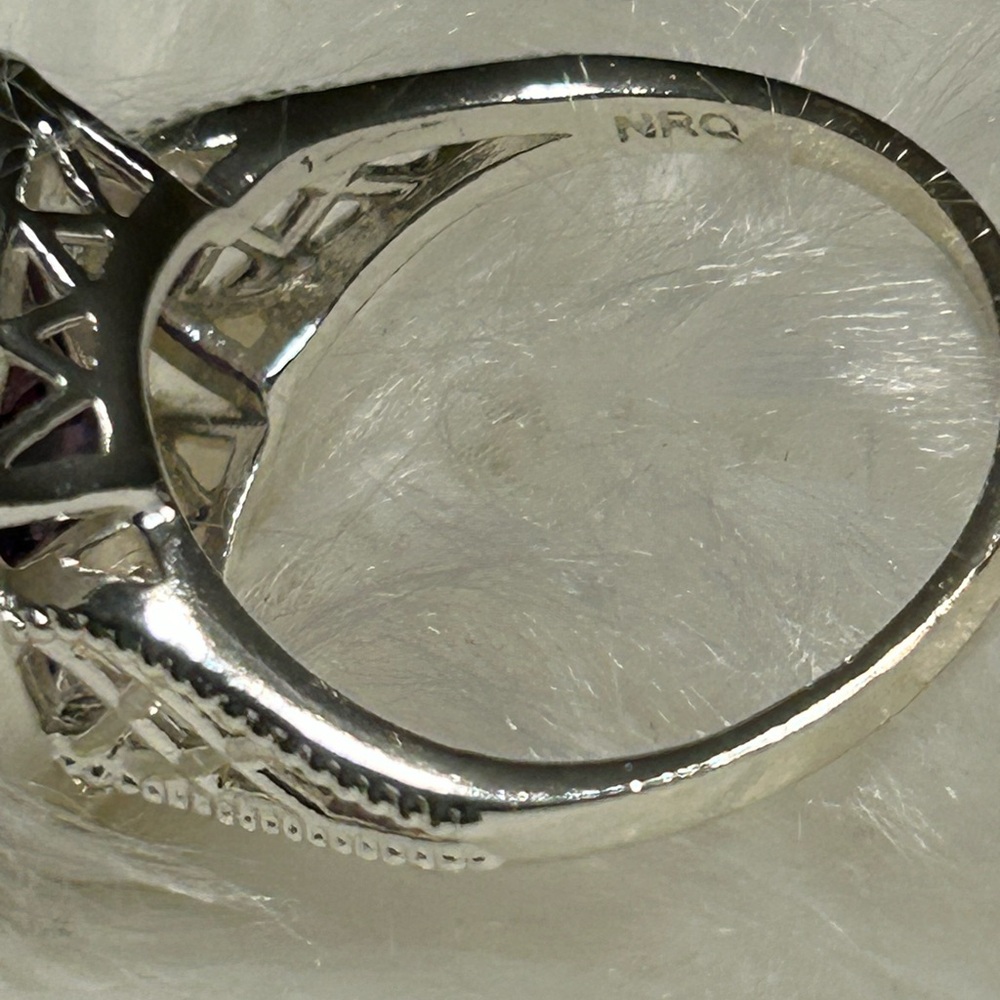 Elegant Purple and Silver Ring - Picture 9 of 10
